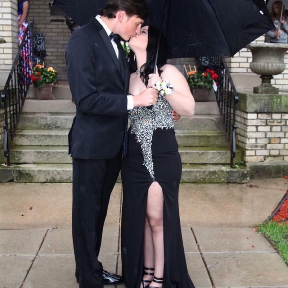 Black prom dress - Picture 1 of 3